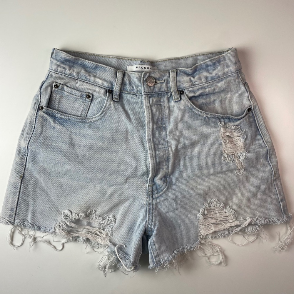 PacSun Ultra High Rise Vintage Short Light Wash Distressed‎ Denim 26 Button Fly
